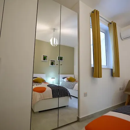 Appartement St Paul's Distant Seaviews *