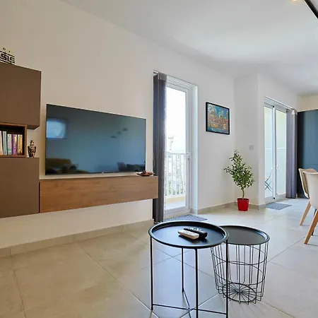 St Paul's Distant Seaviews