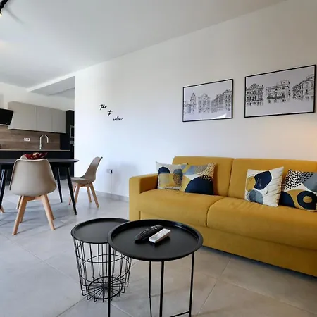 St Paul's Distant Seaviews