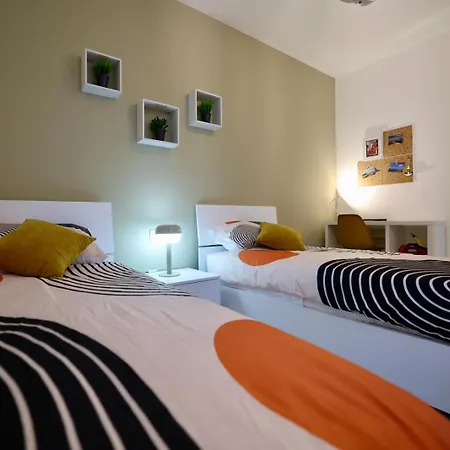 Lejlighed St Paul's Distant Seaviews *