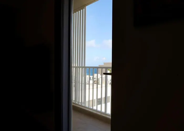 St Paul's Distant Seaviews