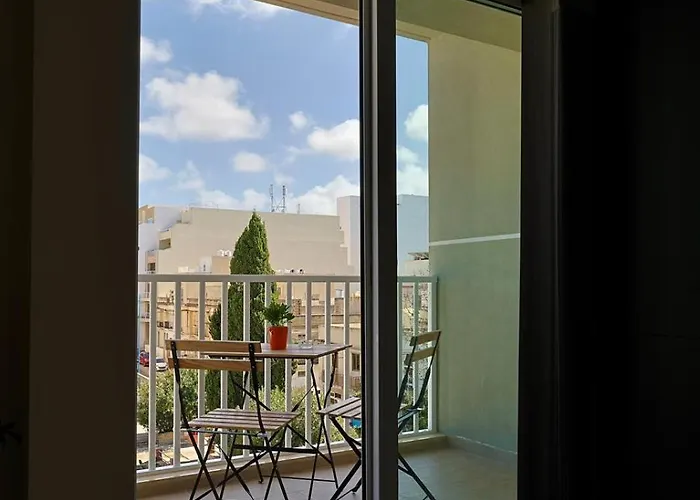 St Paul's Distant Seaviews Lejlighed