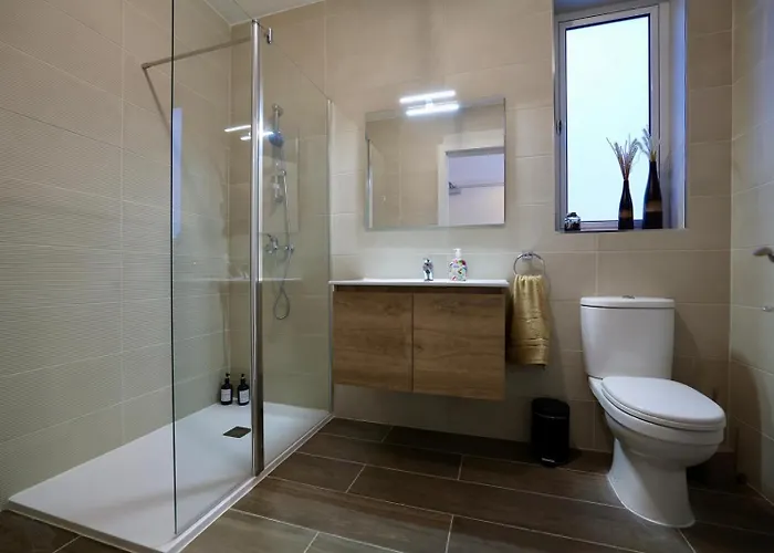 St Paul's Distant Seaviews Appartamento