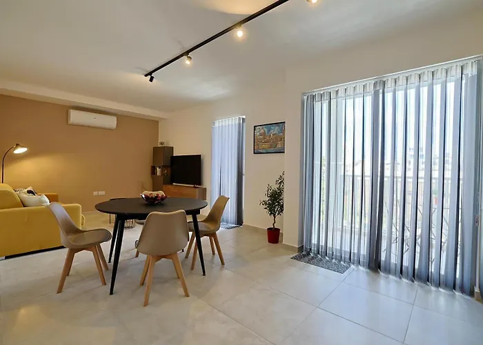 St Paul's Distant Seaviews Lejlighed