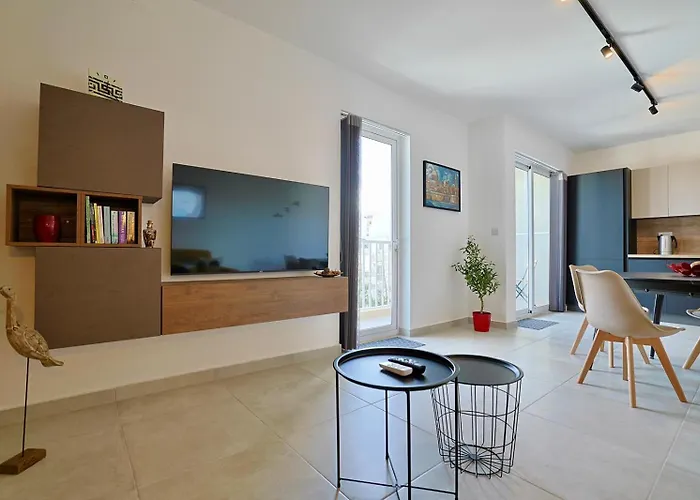 St Paul's Distant Seaviews