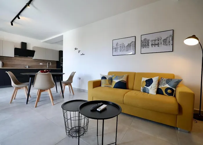 St Paul's Distant Seaviews