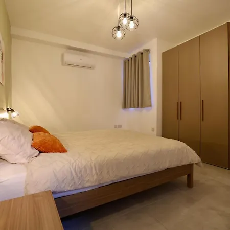 Apartment St Paul's Distant Seaviews St. Paul's Bay